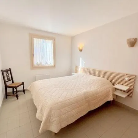 Maison Familiale - Village - Parking - - 2 Minutes 10aljof25 *