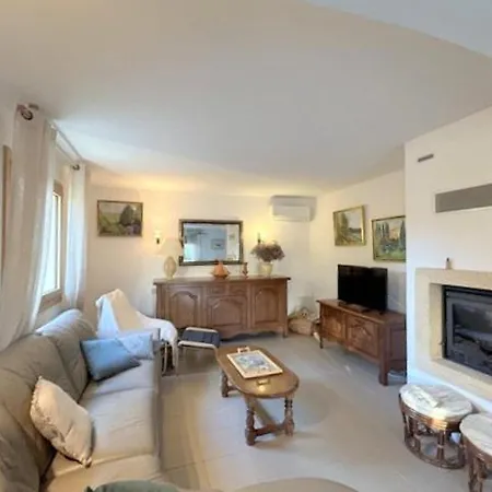 Maison Familiale - Village - Parking - - 2 Minutes 10aljof25 * Le Barcarès
