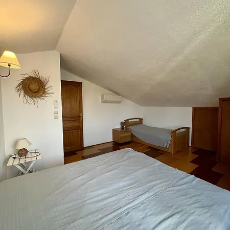 Maison Familiale - Village - Parking - - 2 Minutes 10aljof25